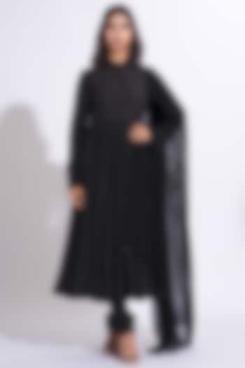 Black Mul Cotton Thread Embroidered Wedding Anarkali Set by Shruti S at Pernia's Pop Up Shop