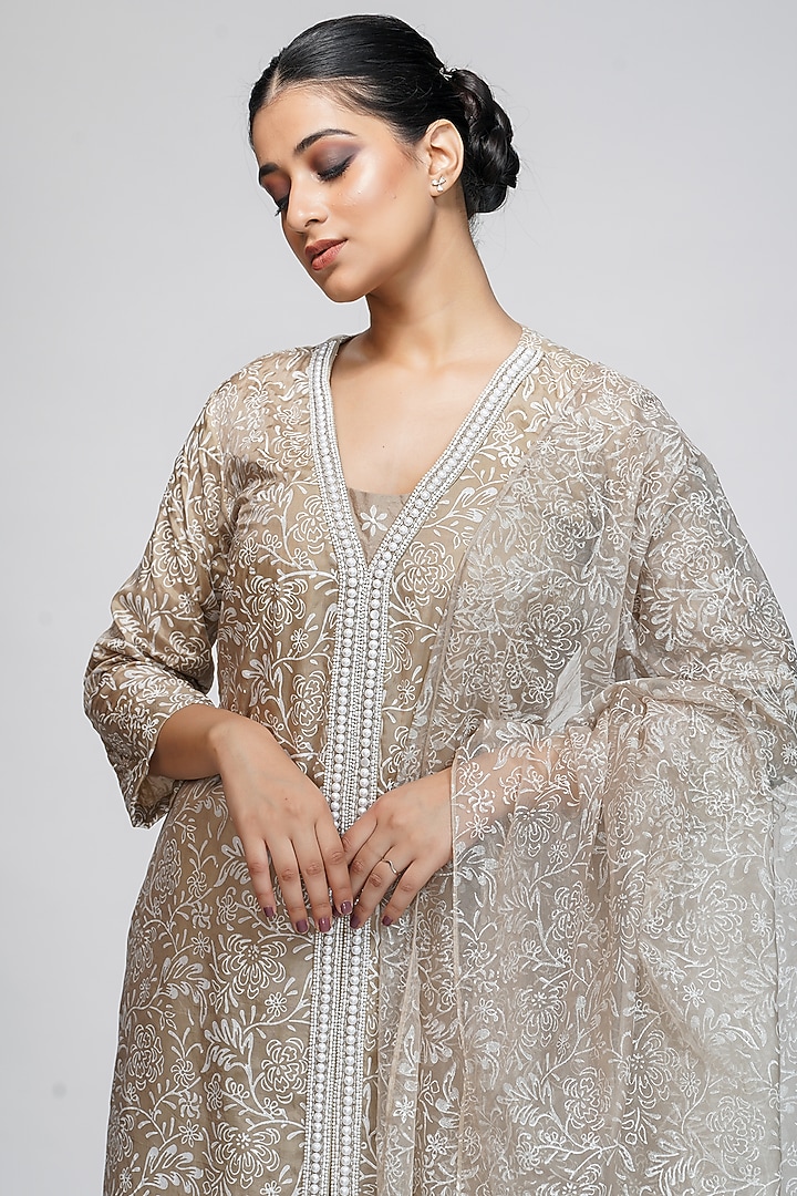 Nude Silk Embroidered Kurta Set by Shruti S at Pernia's Pop Up Shop