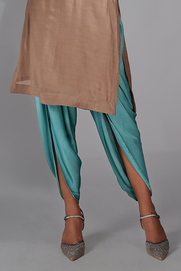Brown Mulmul Thread Embroidered Kurta Set by Shruti S at Pernia's Pop Up Shop