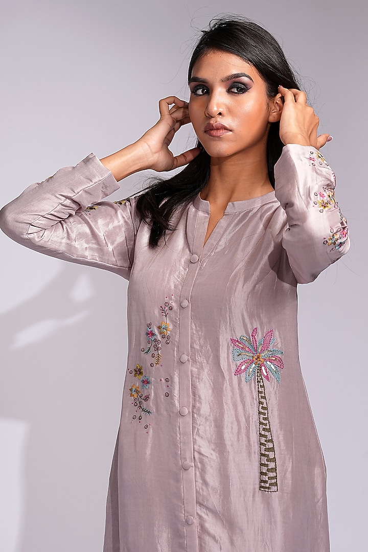Lavender Silk Floral Embroidered Kurta Set by Shruti S at Pernia's Pop Up Shop