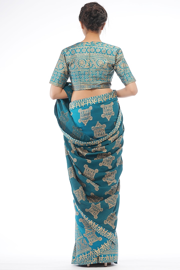 Turquoise Ombre Pure Crepe Hand Painted Wedding Saree Set by Shruti S at Pernia's Pop Up Shop