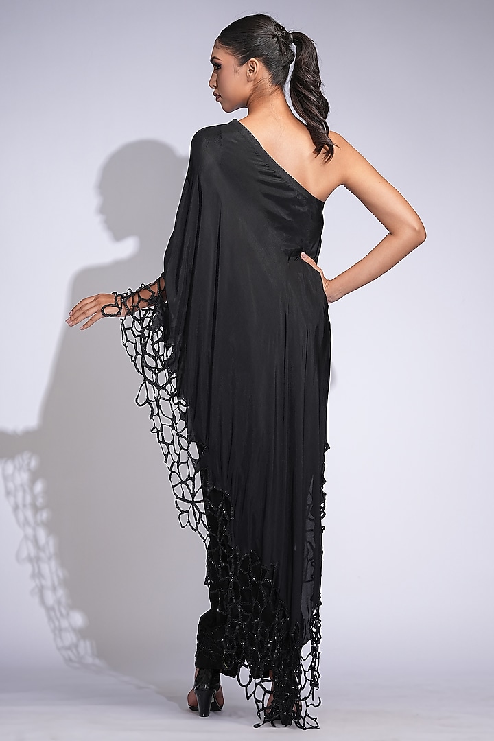 Black Silk Cutwork Embroidered Kurta Set by Shruti S at Pernia's Pop Up Shop