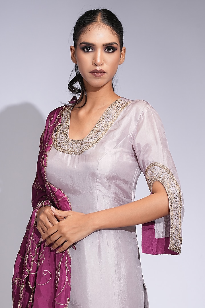 Light Lavender Vegan Silk Hand Embroidered Kurta Set by Shruti S at Pernia's Pop Up Shop