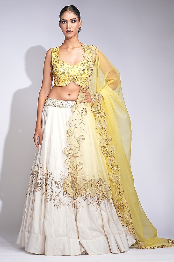 Off-White Silk Hand Embroidered Wedding Lehenga Set by Shruti S at Pernia's Pop Up Shop