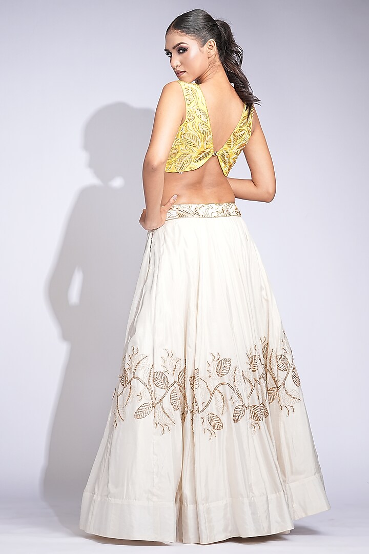 Off-White Silk Hand Embroidered Wedding Lehenga Set by Shruti S at Pernia's Pop Up Shop