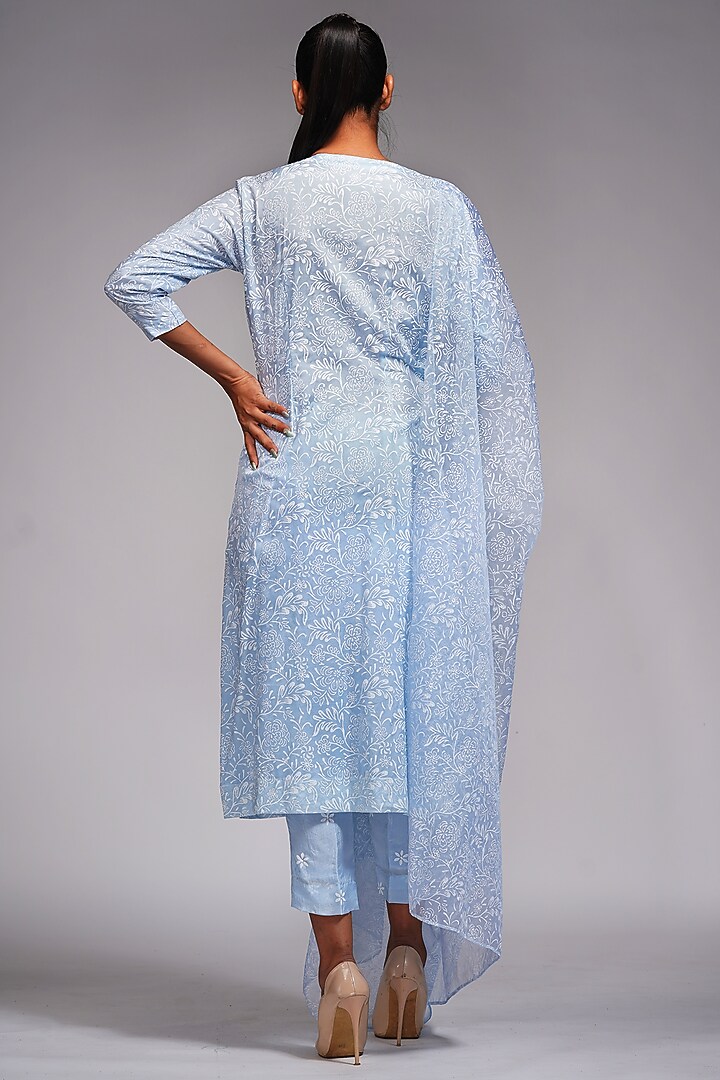 Powder Blue Embroidered Kurta Set by Shruti S at Pernia's Pop Up Shop