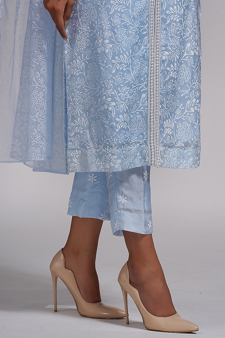Powder Blue Embroidered Kurta Set by Shruti S at Pernia's Pop Up Shop