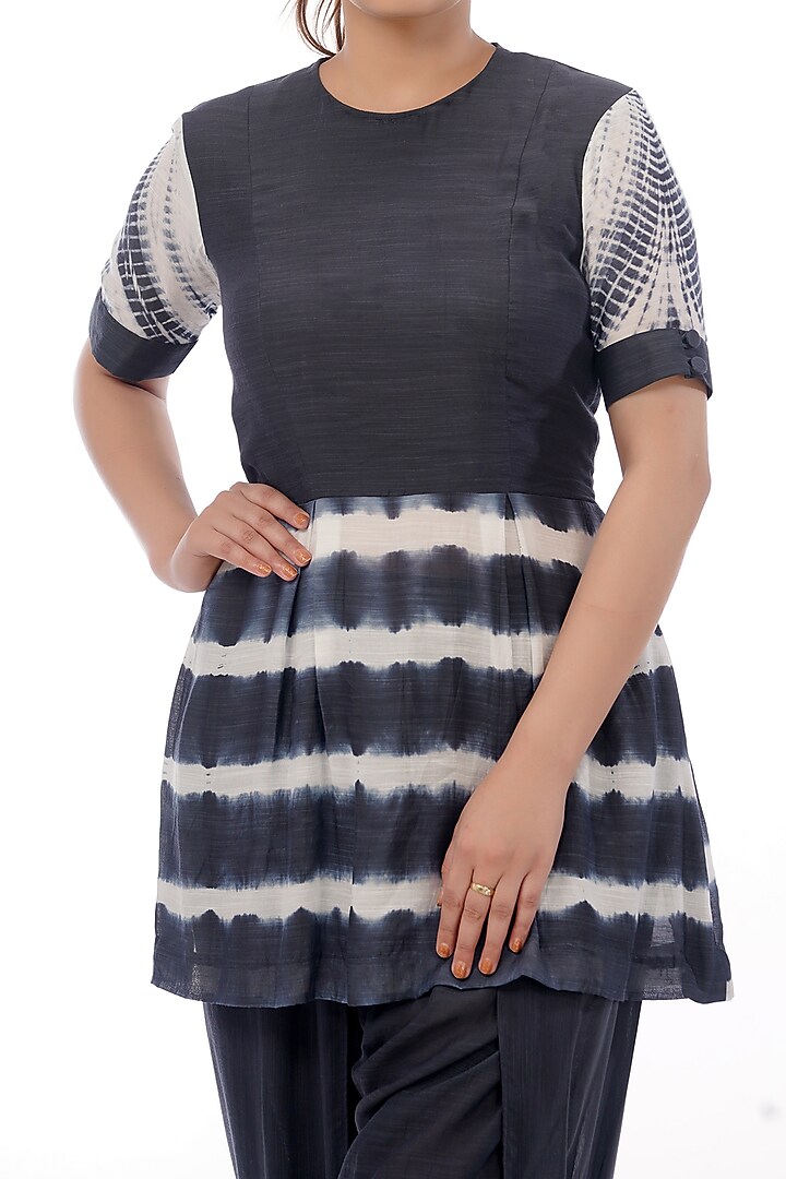 Black Tie-Dye Kurta With Pants by Shruti S at Pernia's Pop Up Shop