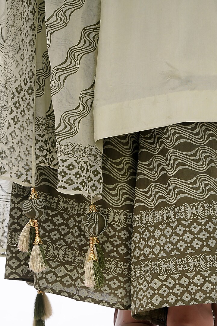 Olive Green Block Printed Kurta Set by Shruti S at Pernia's Pop Up Shop