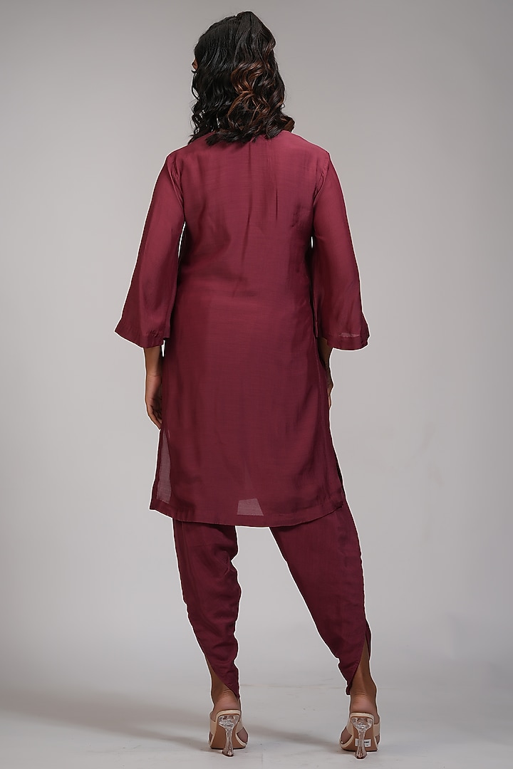 Maroon Mul Cotton Kurta Set by Shruti S at Pernia's Pop Up Shop