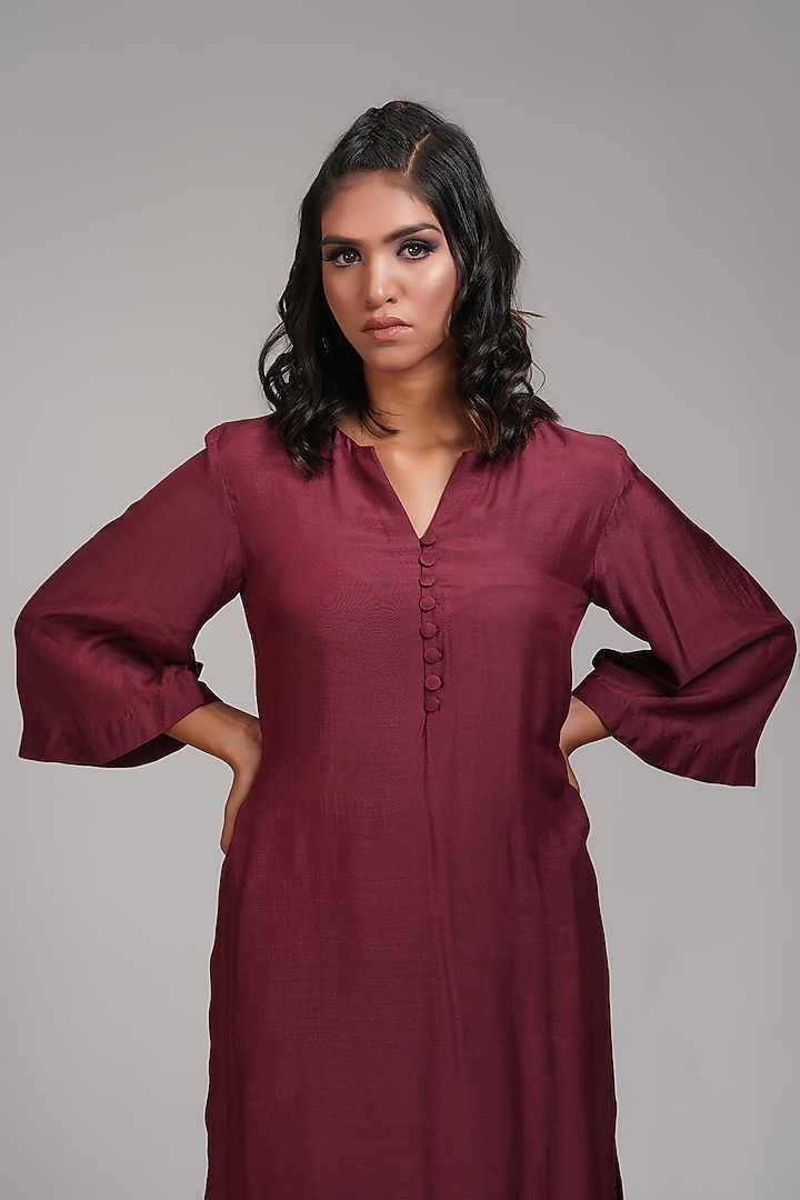 Maroon Mul Cotton Kurta Set by Shruti S at Pernia's Pop Up Shop