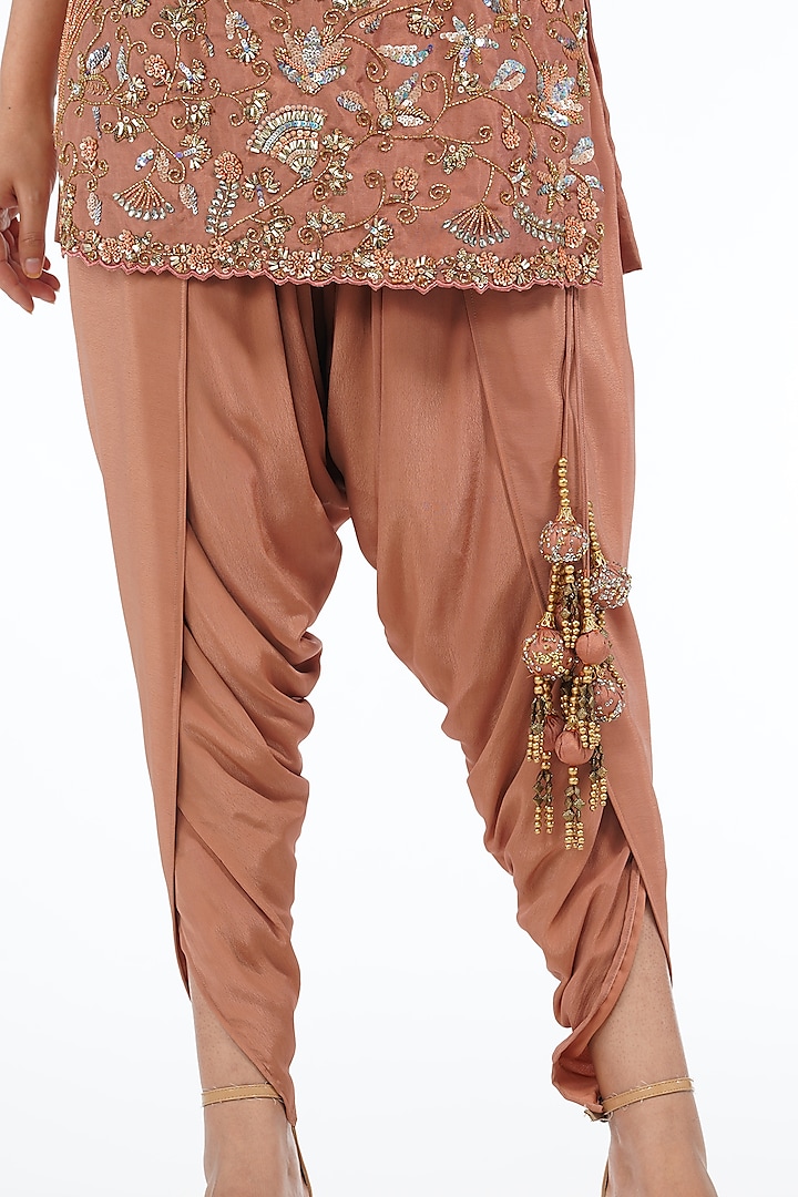Cinnamon Pink Embroidered Kurta Set by Shruti S at Pernia's Pop Up Shop