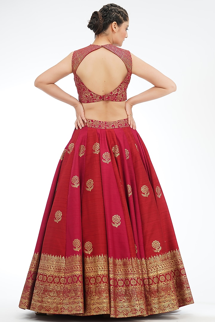 Dual-Colored Raw Silk Wedding Lehenga Set by Shruti S at Pernia's Pop Up Shop