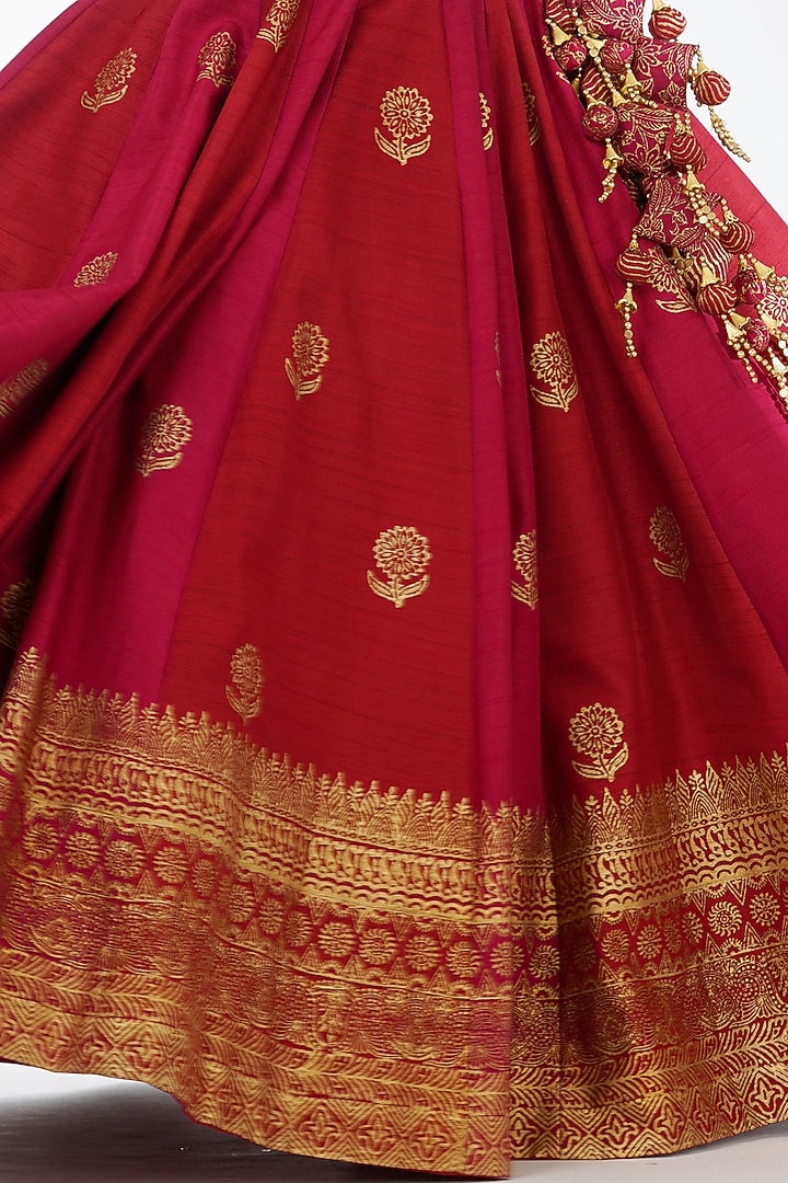 Dual-Colored Raw Silk Wedding Lehenga Set by Shruti S at Pernia's Pop Up Shop