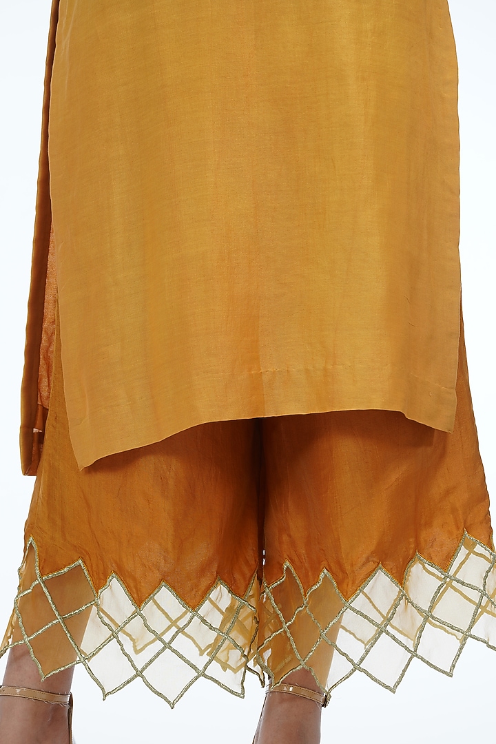 Mustard Embroidered Kurta Set by Shruti S at Pernia's Pop Up Shop
