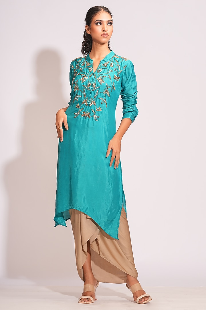 Turquoise Silk Glass-Beads Embroidered Kurta Set by Shruti S at Pernia's Pop Up Shop