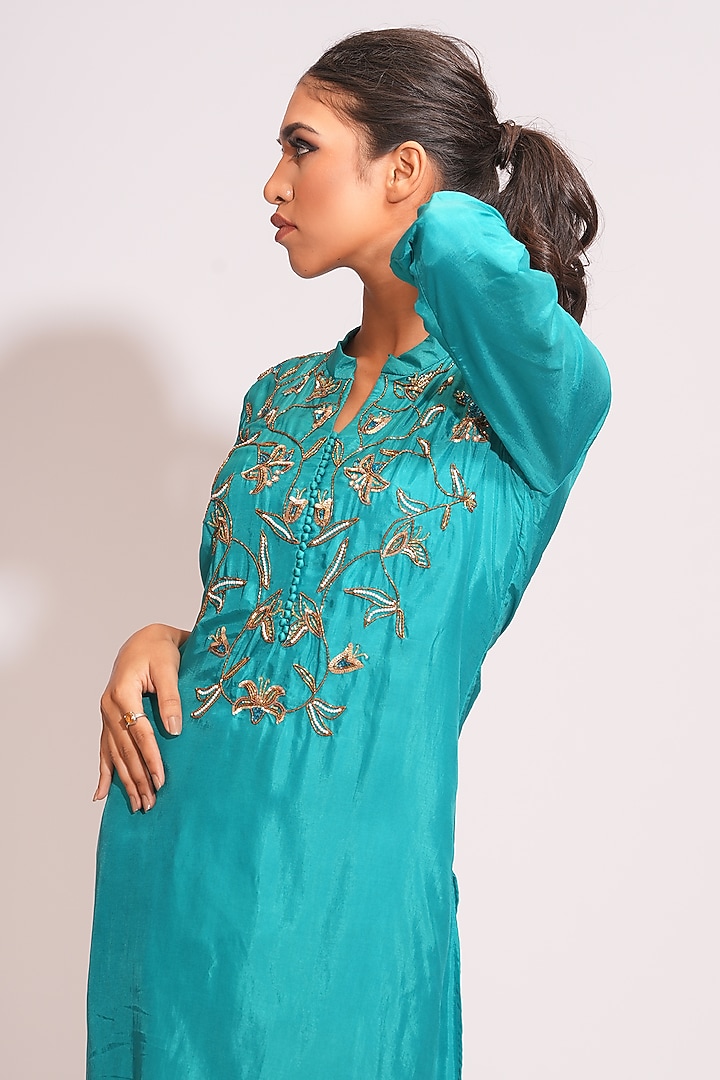 Turquoise Silk Glass-Beads Embroidered Kurta Set by Shruti S at Pernia's Pop Up Shop