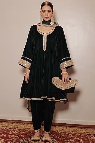 Green Velvet Anarkali Set by Shrutkirti