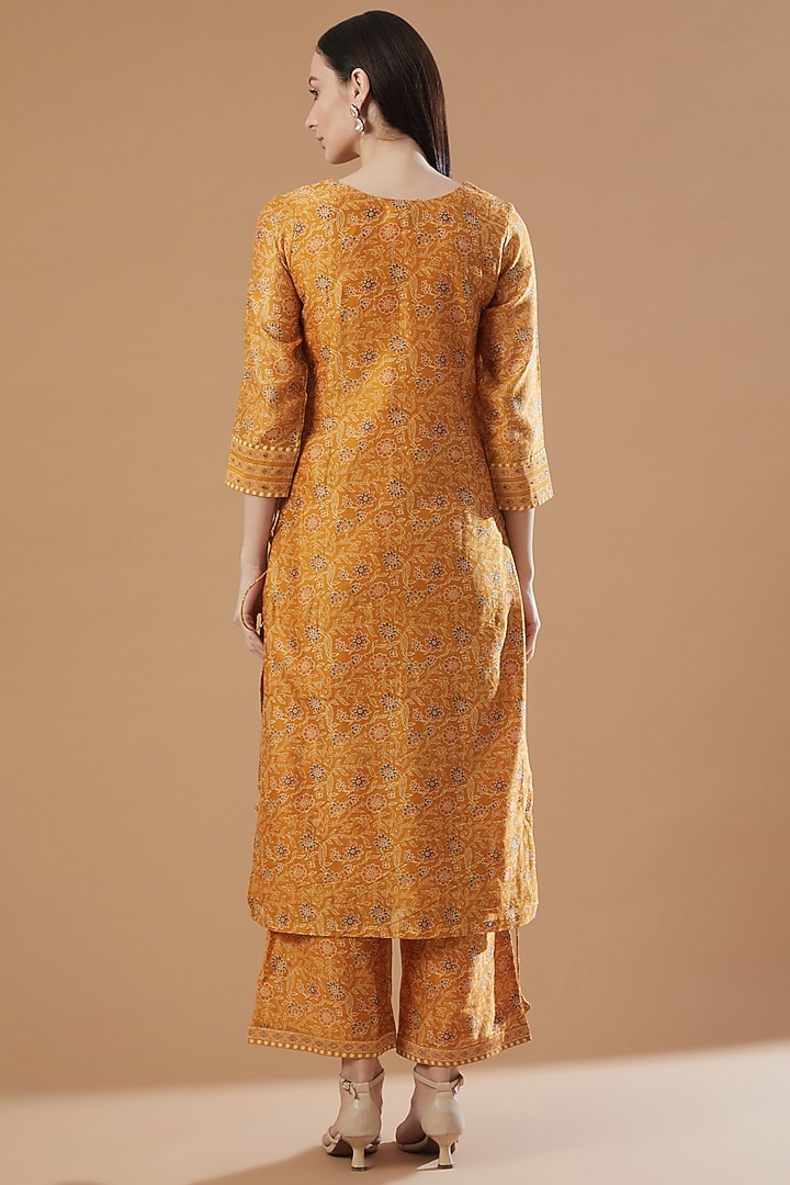 Mustard Floral Printed Kurta Set by Shrutkirti at Pernia's Pop Up Shop