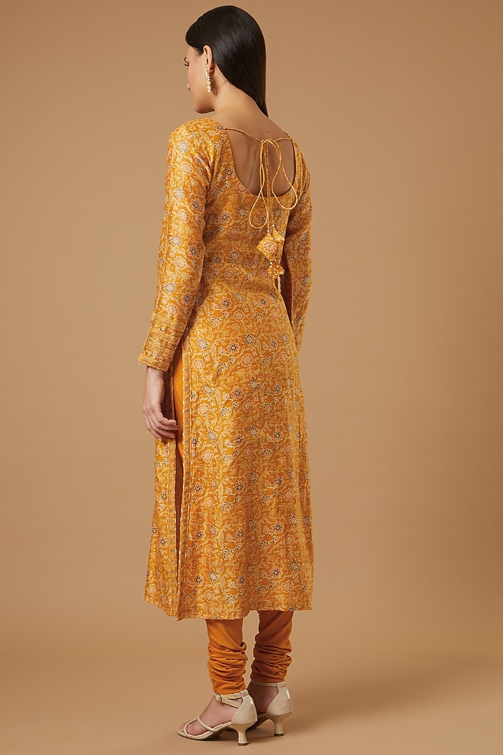 Mustard Printed Kurta Set by Shrutkirti at Pernia's Pop Up Shop