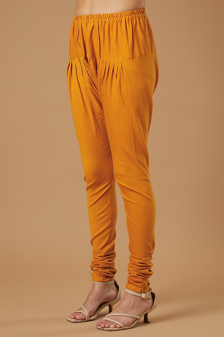 Mustard Printed Kurta Set by Shrutkirti at Pernia's Pop Up Shop