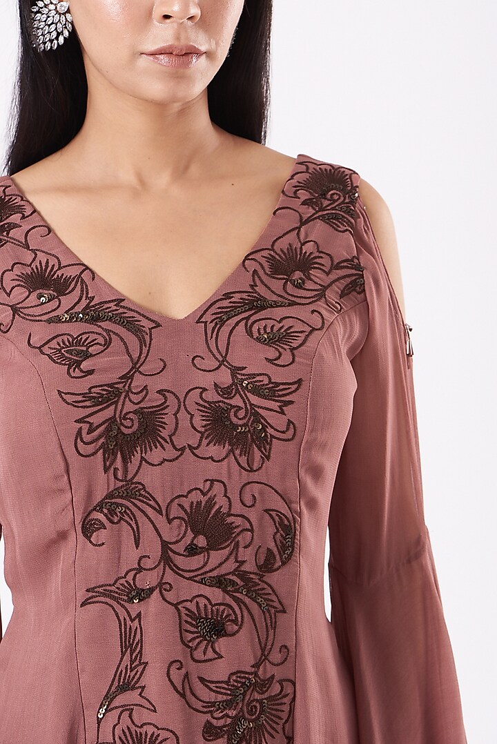 Dark Nude Georgette Kurta Set by Shruti Goyal at Pernia's Pop Up Shop