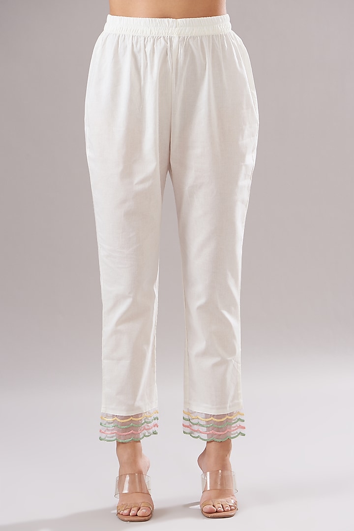 White Cotton Embroidered Kurta Set by Shruti Goyal at Pernia's Pop Up Shop