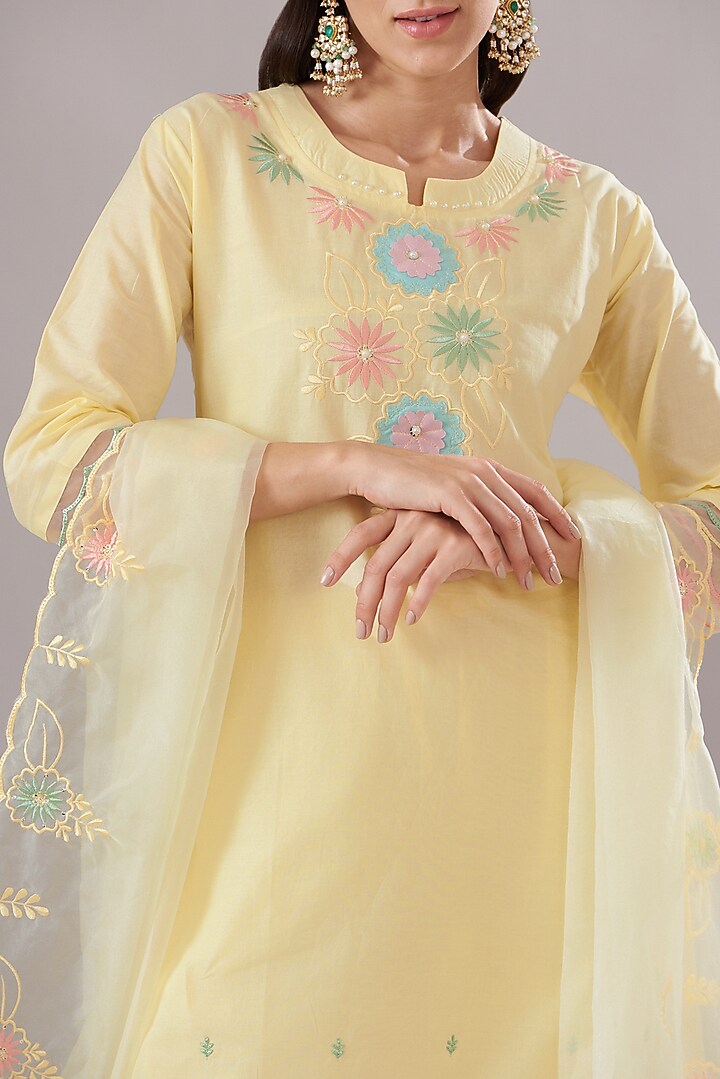 Yellow Cotton Embroidered Kurta Set by Shruti Goyal at Pernia's Pop Up Shop