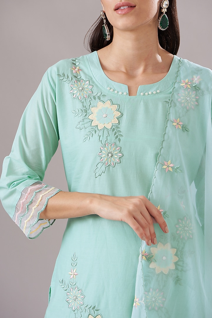 Sea Green Cotton Embroidered Kurta Set by Shruti Goyal at Pernia's Pop Up Shop