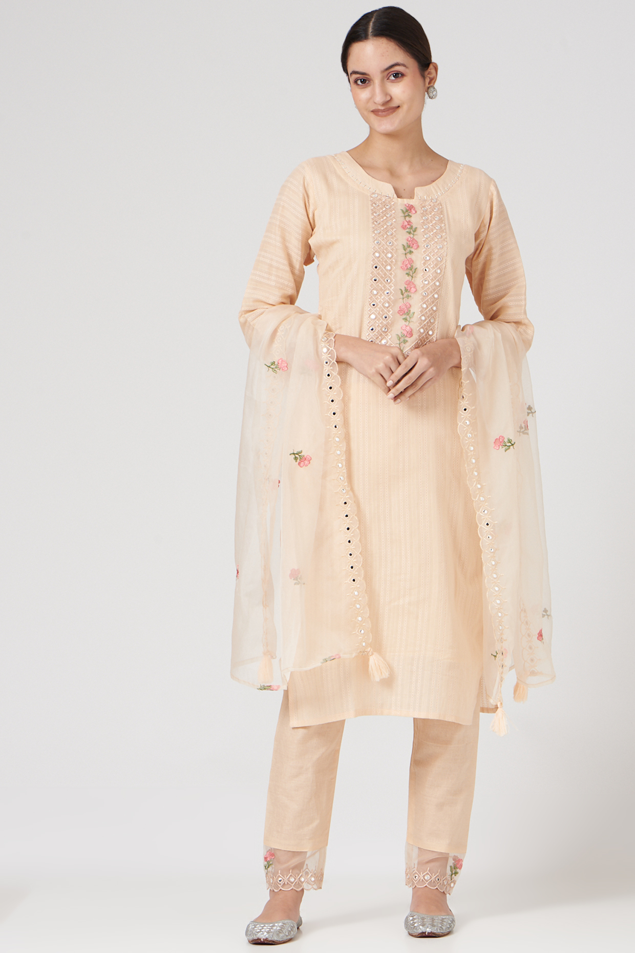 Cream Embroidered Kurta Set by Shruti Goyal at Pernia's Pop Up Shop
