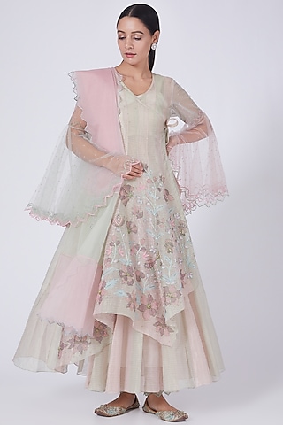 Blush Pink Floral Embroidered Kurta Set by Show Shaa