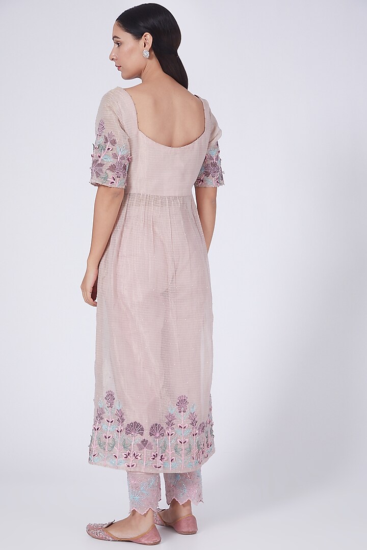 Blush Pink Floral Embroidered Kurta Set by Show Shaa at Pernia's Pop Up Shop