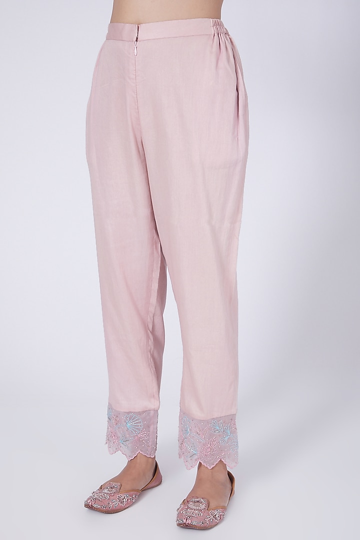 Blush Pink Floral Embroidered Kurta Set by Show Shaa at Pernia's Pop Up Shop
