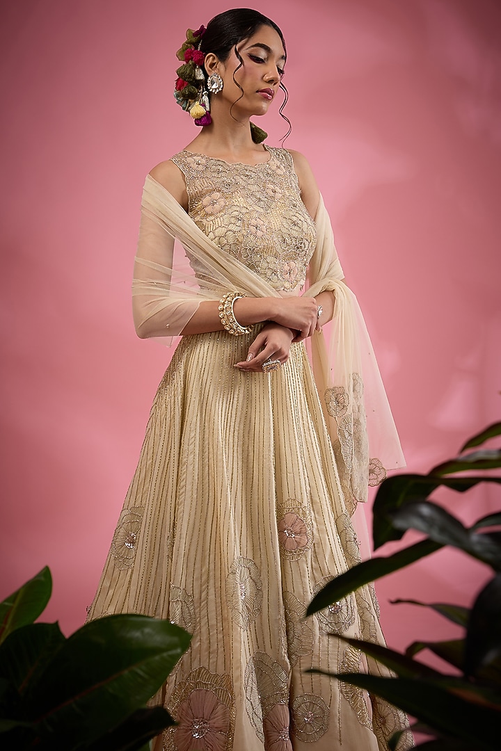 Beige Organza Resham & Dori Hand Embroidered Wedding Lehenga Set by Show Shaa at Pernia's Pop Up Shop
