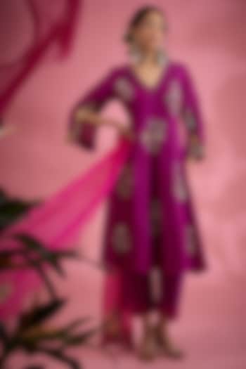 Purple Satin Dori & Resham Embroidered Kurta Set by Show Shaa at Pernia's Pop Up Shop