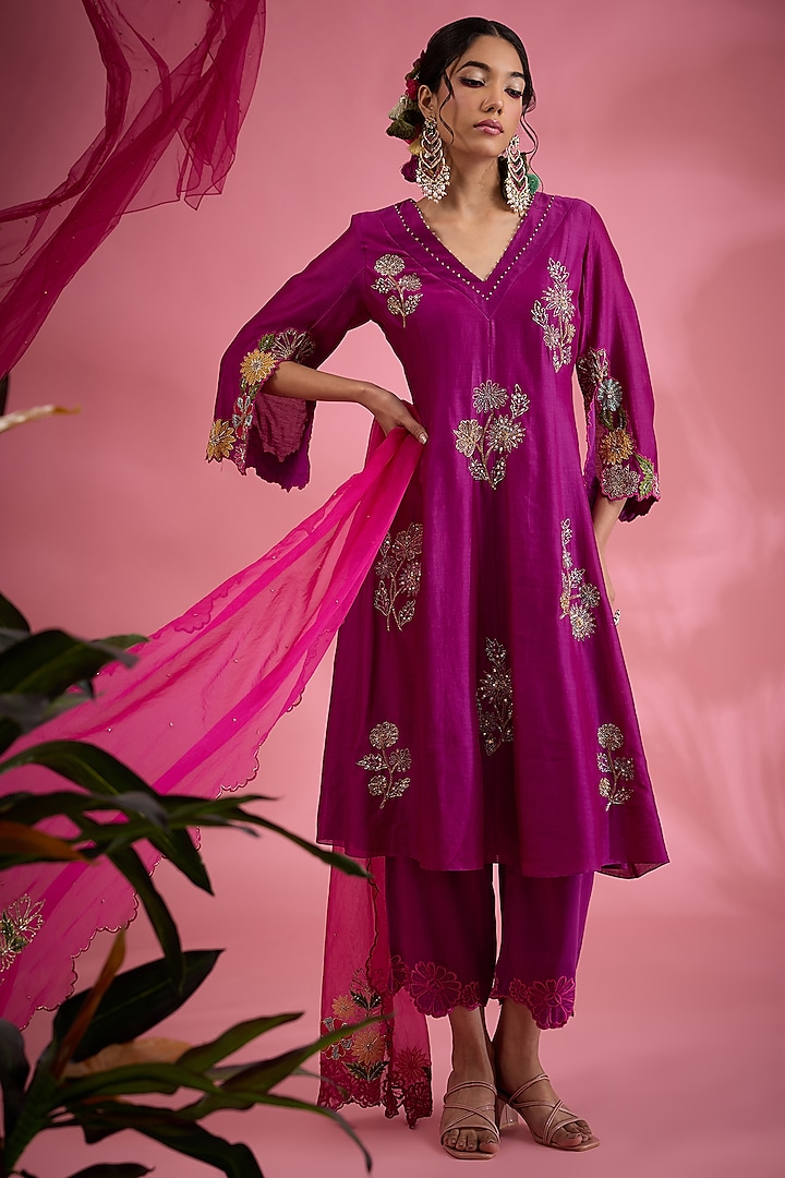 Purple Satin Dori & Resham Embroidered Kurta Set by Show Shaa at Pernia's Pop Up Shop
