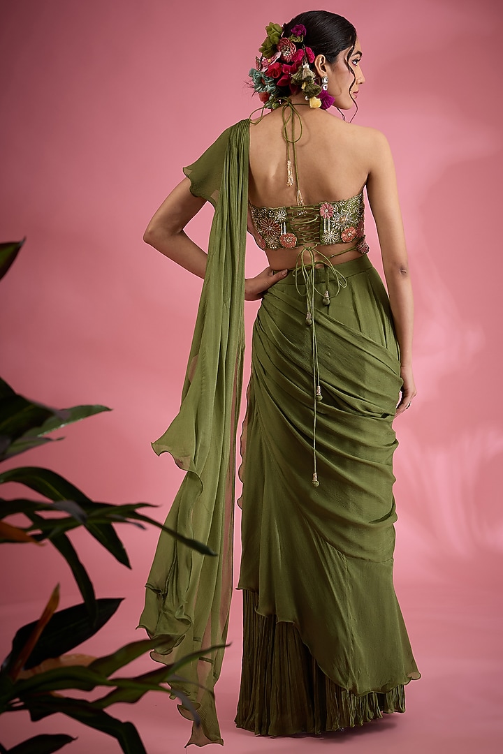 Green Chiffon Cutdana & Resham Embroidered Pre-Draped Wedding Saree Set by Show Shaa at Pernia's Pop Up Shop