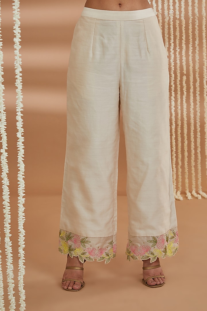 Ivory Chanderi Resham Embroidered Kurta Set by Show Shaa at Pernia's Pop Up Shop