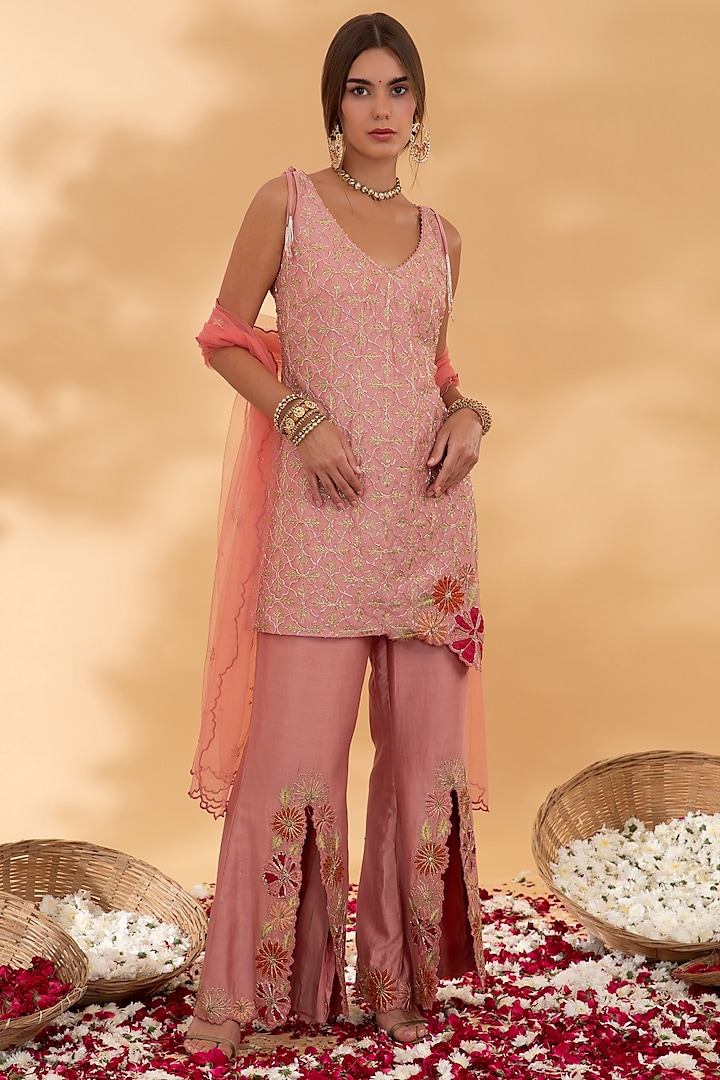 Dusty Rose Chanderi Floral Applique Short Kurta Set by Show Shaa at Pernia's Pop Up Shop