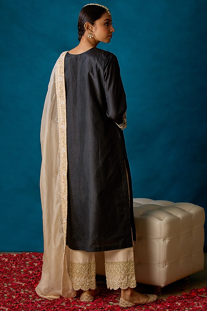 Black Pure Silk Hand Embroidered Kurta Set by SOHA BY HARLEEN AND SONA at Pernia's Pop Up Shop