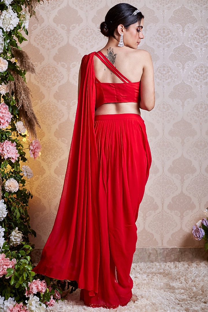 Red Georgette Pre-Draped Party Wear Saree Set by SOHA BY HARLEEN AND SONA at Pernia's Pop Up Shop