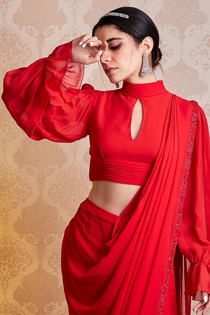 Red Georgette Pre-Draped Party Wear Saree Set by SOHA BY HARLEEN AND SONA at Pernia's Pop Up Shop