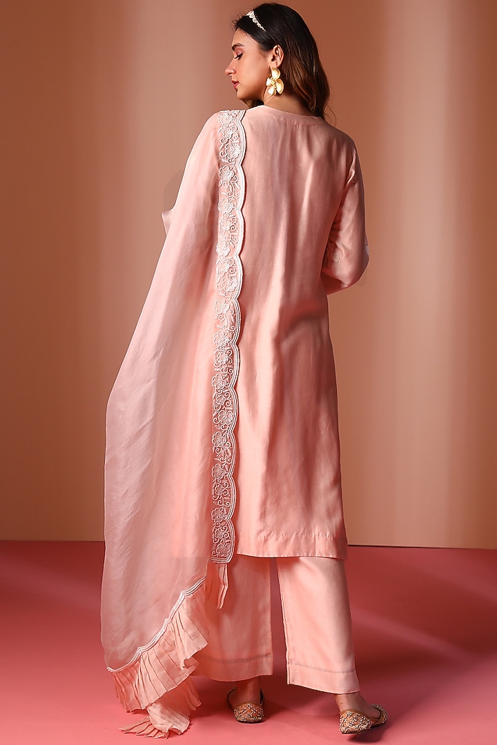 Peach Chanderi Silk Hand Embroidered Kurta Set by SOHA BY HARLEEN AND SONA at Pernia's Pop Up Shop