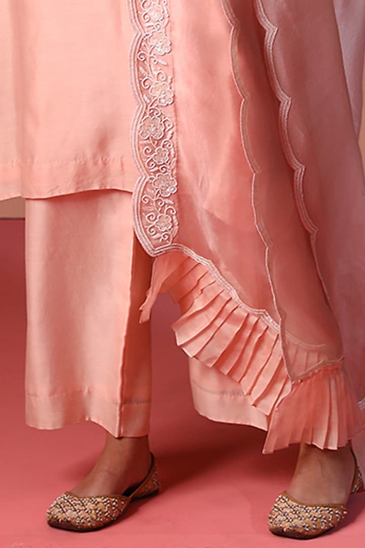 Peach Chanderi Silk Hand Embroidered Kurta Set by SOHA BY HARLEEN AND SONA at Pernia's Pop Up Shop