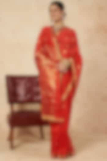 Red Party Wear Saree In Handloom Silk by Sheela Suthar at Pernia's Pop Up Shop