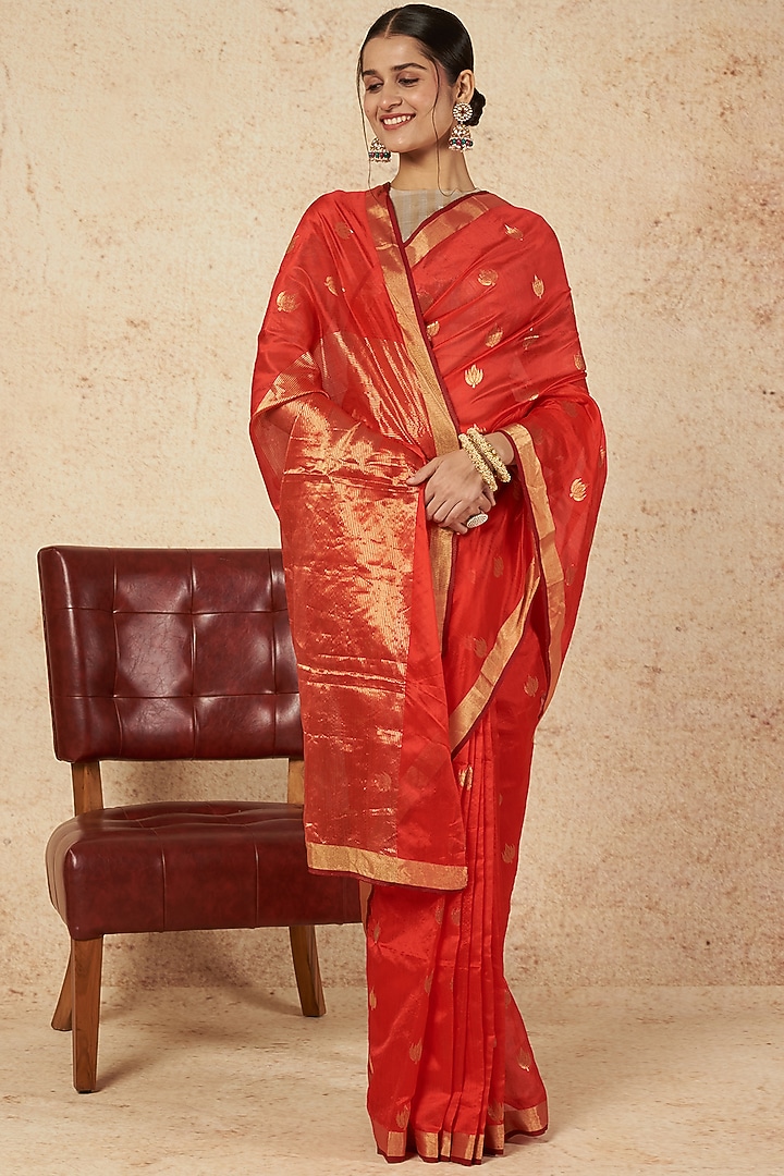 Red Party Wear Saree In Handloom Silk by Sheela Suthar at Pernia's Pop Up Shop
