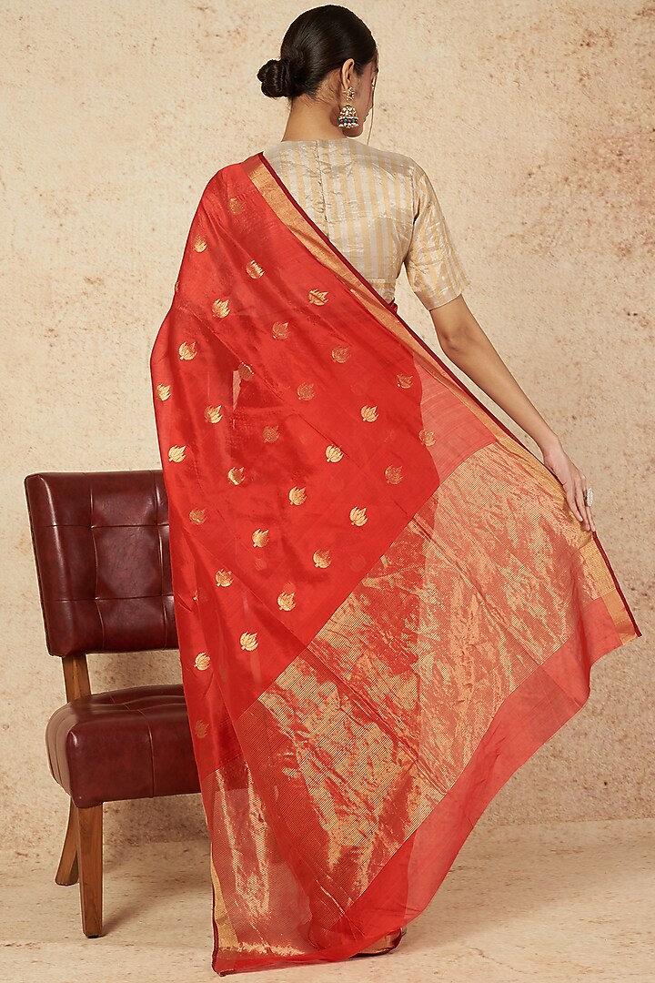 Red Party Wear Saree In Handloom Silk by Sheela Suthar at Pernia's Pop Up Shop