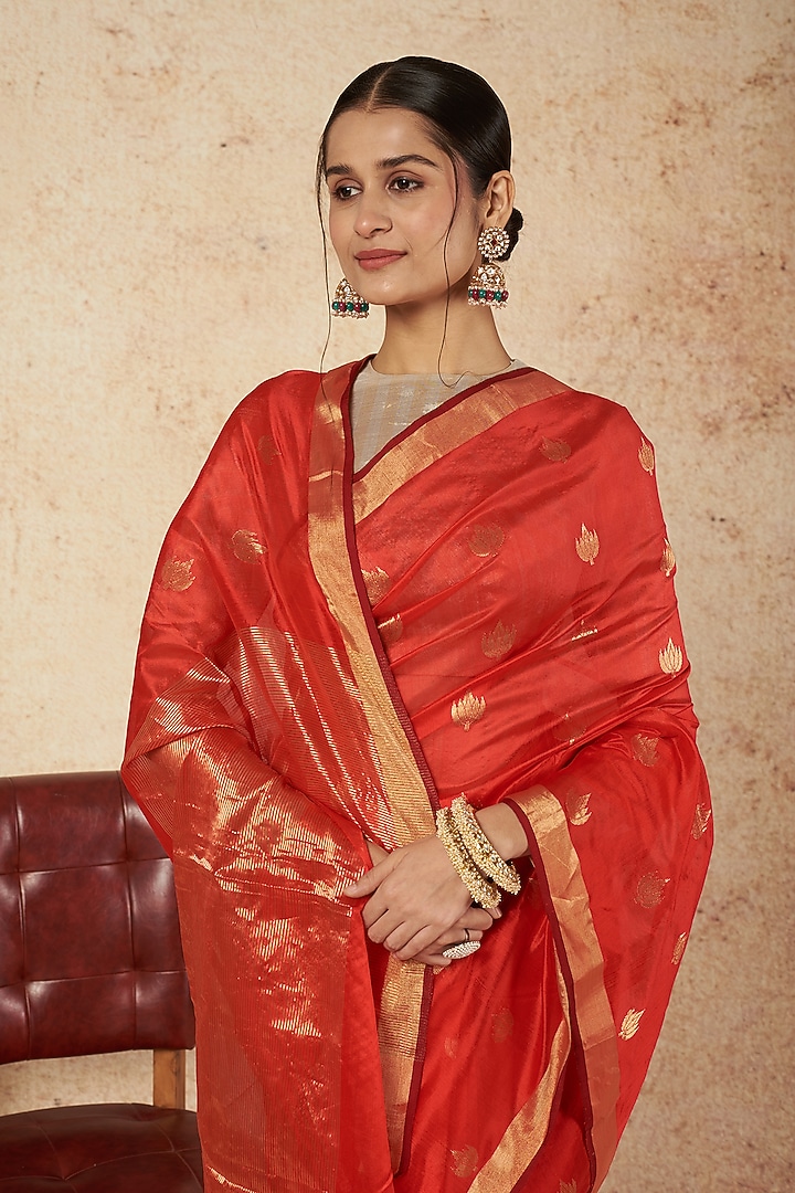 Red Party Wear Saree In Handloom Silk by Sheela Suthar at Pernia's Pop Up Shop