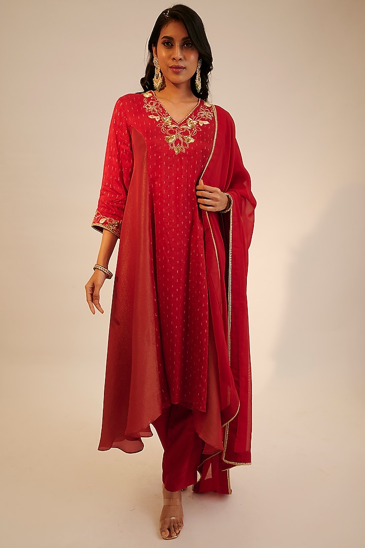 Red Tissue Georgette Embroidered Kurta Set by Sheela Suthar Pret|Couture