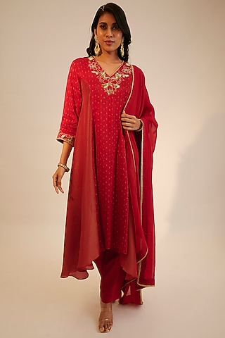 Red Tissue Georgette Embroidered Kurta Set by Sheela Suthar